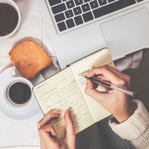 Jobs for College Students, Jobs Perfect for College Students, Jobs for Students, College Hacks, Make Money In College, How to Make Money in College