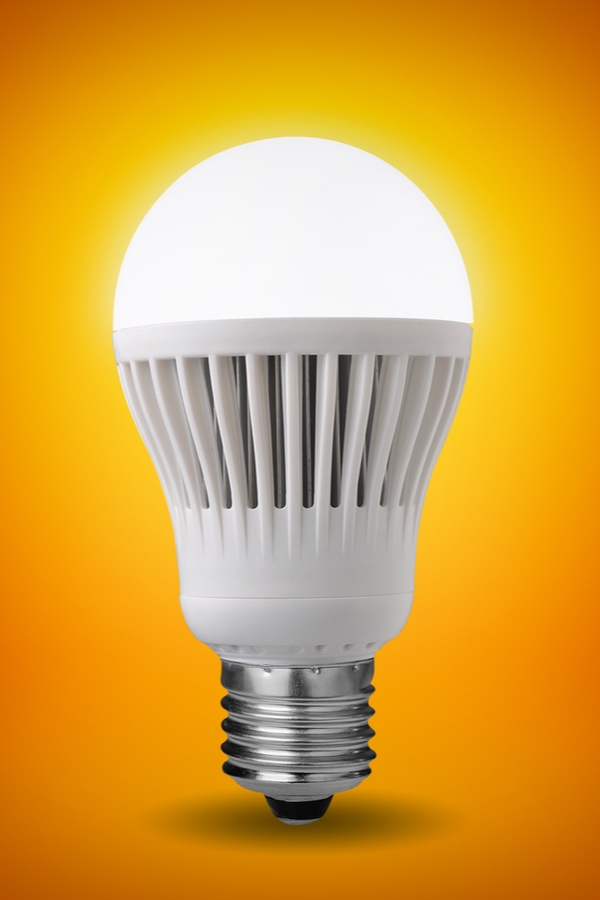 Do you want to save money on your power bill every month? Don't miss these 7 hacks to help you save money on your power bill! Try replacing all your bulbs with LEDs. 