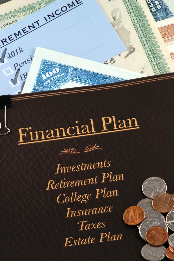 I know that financial planning can seem overwhelming, but the earlier you do it, the better! These financial planning tips about setting up an IRA will change your life. 